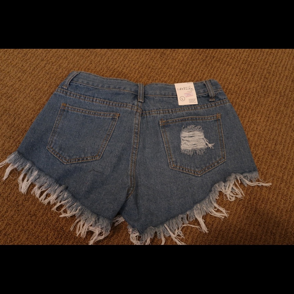 shorts - Picture 2 of 3